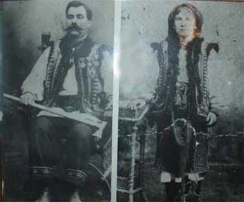 Васил__та_Анна_Якiбюки_з_Криворiвнi._Фото_поч._ХХ_ст.