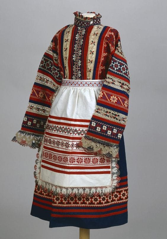 028_б_Новорусский_стиль_8_1900